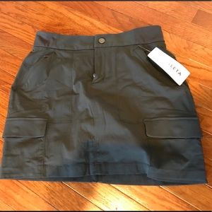 Athleta Trekkie Skort NWT